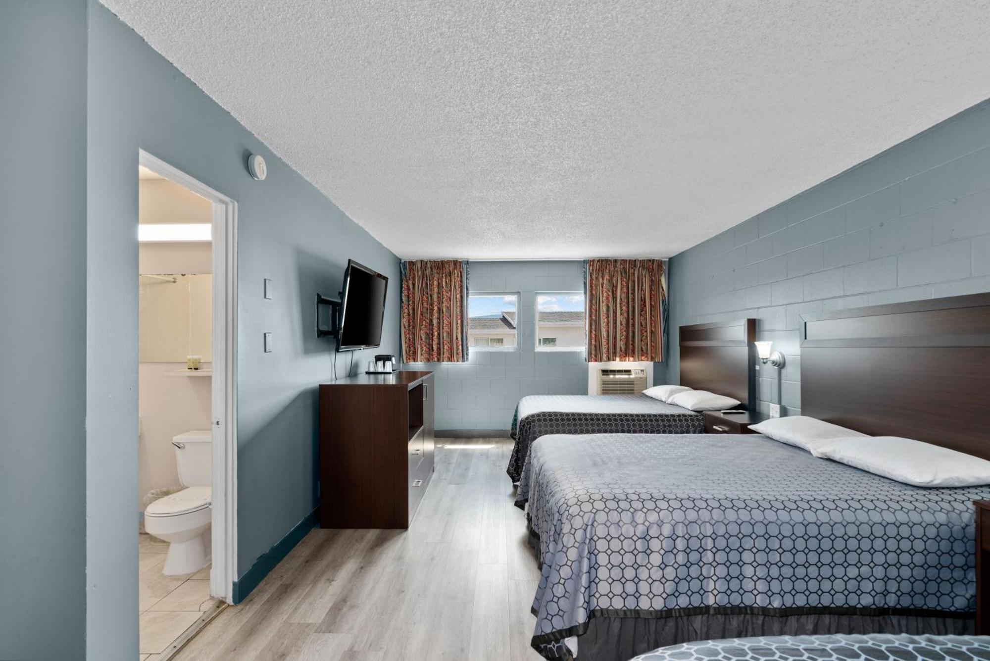 Holiday Lodge Wenatchee Esterno foto